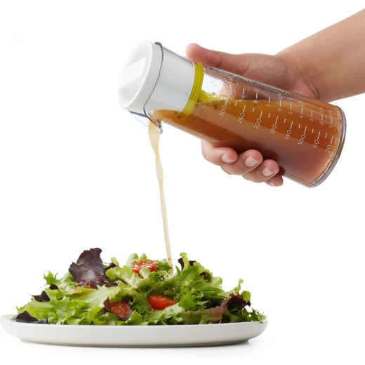خلاط تتبيلة السلطة زجاجة خضراء بخفاقة مضخة وفوهة مانعة للتنقيط وعلامات قياس خالية من BPA وآمنة لغسالة الصحون لخلط وتخزين التتبيلات من كيتشن كرافت - كيتشن كرافت - Image 4