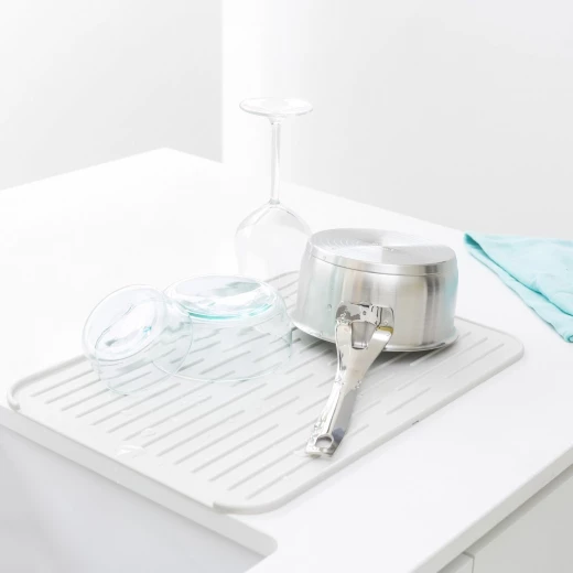 Brabantia Silicone Dish Drying Mat Light Grey Height 0.9 cm, Width 32.5 cm, Depth 43.8 cm - KitchenCraft - Image 5