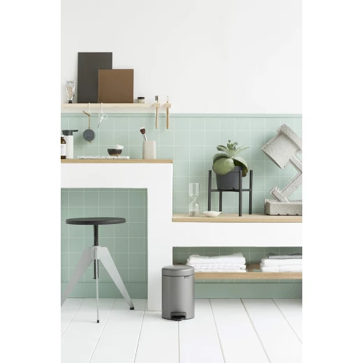 Brabantia NewIcon Pedal Bin 3L Platinum Soft Close Lid, Removable Plastic Inner Bucket, Supports Ocean Cleanup, 10-Year Guarantee Stylish Trash Can for Bathroom or Office - Brabantia - Image 5