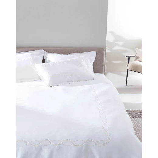 طقم غطاء لحاف مارجريت كينغ سايز, قطن ساتان 100% ناعم وقابل للتنفس, مفروشات مطرزة فاخرة بملمس حريري, 208 خيوط, قابل للغسل في الغسالة من مدام كوكو - مدام كوكو - Image 6