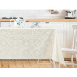 مفرش طاولة PVC أنيتا 140×200 سم – مقاوم للماء، متين وسهل التنظيف بلون إكرُو للاستخدام الداخلي والخارجي من مدام كوكو