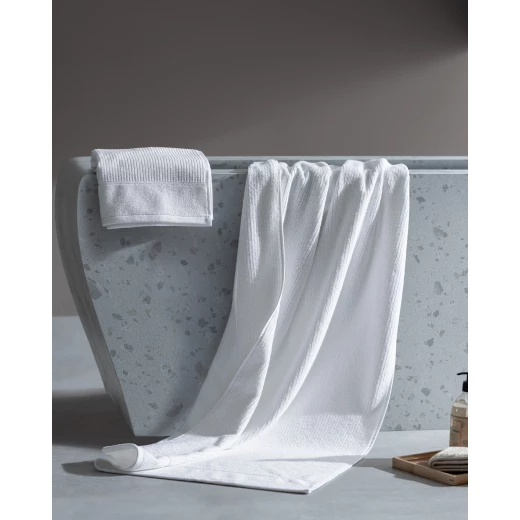 طقم مناشف كورنتين بمقاسين 50×90 سم و80×160 سم – مادام كوكو
