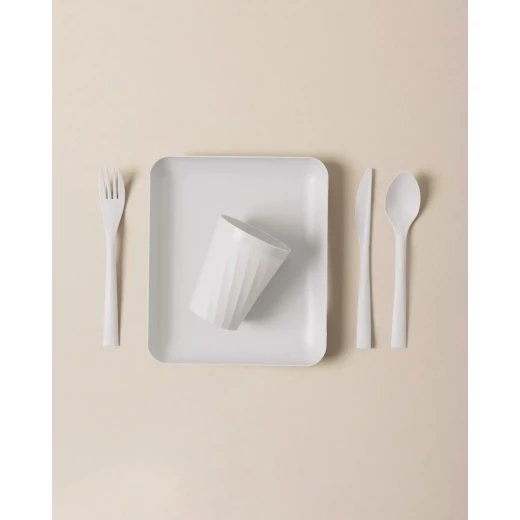 Madame COCO Camilla Picnic Set Ecru, Durable Plastic Tableware, Includes 6 Plates, Glasses, Forks, Spoons & Knives, Compact 32x24x10 cm Box Madame COCO Camilla Picnic Set Ecru, Durable Plastic Tableware, Includes 6 Plates, Glasses, Forks, Spoons & Knives, Compact 32x24x10 cm Box