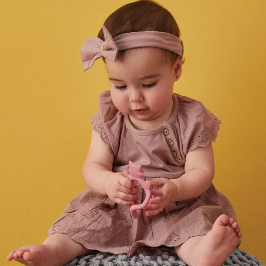b.box Wrist Teether (Blush), Food-Grade Silicone Baby Teething Bracelet, Multi-Texture, Lightweight, Easy-Grip, Soothes Gums, Dishwasher & Steriliser Safe - B.Box - Image 4