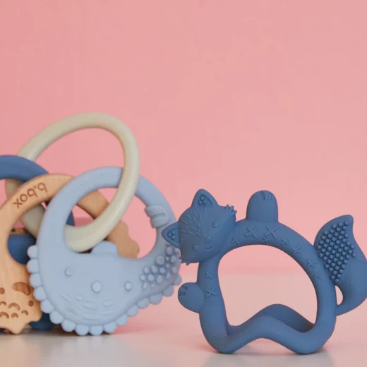 b.box Wrist Teether (Lullaby blue), Food-Grade Silicone Baby Teething Bracelet, Multi-Texture, Lightweight, Easy-Grip, Soothes Gums, Dishwasher & Steriliser Safe - B.Box - Image 6