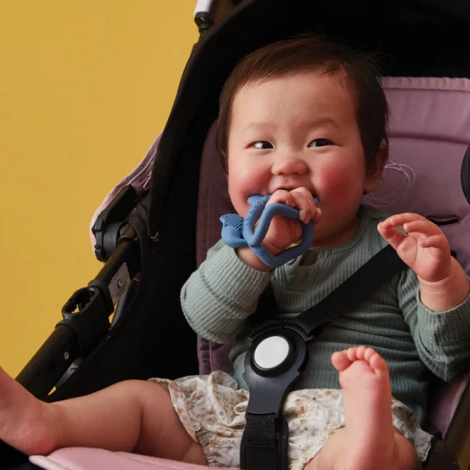 b.box Wrist Teether (Lullaby blue), Food-Grade Silicone Baby Teething Bracelet, Multi-Texture, Lightweight, Easy-Grip, Soothes Gums, Dishwasher & Steriliser Safe - B.Box - Image 3