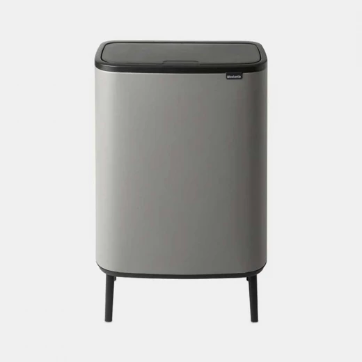 حاوية نفايات Bo Touch Bin Hi 60 لتر – تصميم رمادي خرسانية معدني مع أرجل أنيقة من برابانتيا حاوية نفايات Bo Touch Bin Hi 60 لتر – تصميم رمادي خرسانية معدني مع أرجل أنيقة من برابانتيا