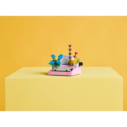 LEGO Creator Typewriter with Flowers 3-in-1 Set – 363 Pieces – Buildable Decorative Toy for Kids & Adults - LEGO - Image 6