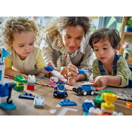LEGO DUPLO F1 Race Car Team Set – Toddler Toy with Drivers for Creative, Educational Racing Fun - LEGO - Image 4