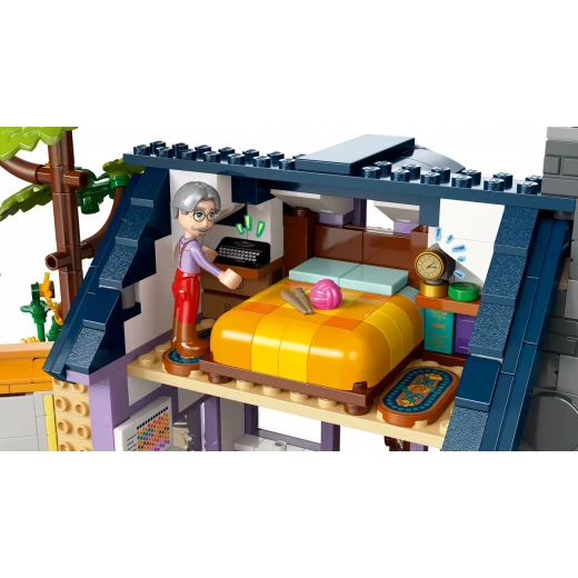 LEGO Friends Beekeepers' House and Flower Garden Set 42669 – Creative Nature-Themed Toy for Kids - LEGO - Image 10