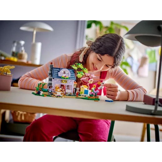 LEGO Friends Beekeepers' House and Flower Garden Set 42669 – Creative Nature-Themed Toy for Kids - LEGO - Image 11