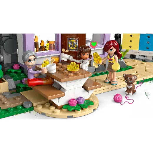 LEGO Friends Beekeepers' House and Flower Garden Set 42669 – Creative Nature-Themed Toy for Kids - LEGO - Image 9