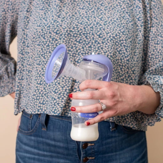 Lansinoh Manual Breast Pump, Portable, Quiet & Comfortable, 2-Phase Technology for Natural Let-Down & Expression, Lightweight & Easy to Use for Home or Travel - Lansinoh - Image 2