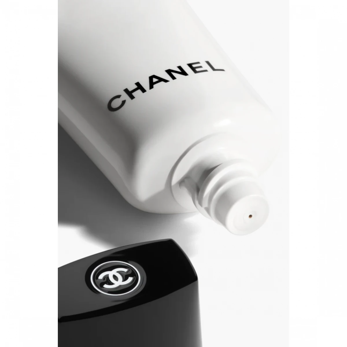 CHANEL CCクリーム 140.555 30ml SPF50 Chanel CC Cream SPF 50 - Complete Correction & Glow - 30ml BEIGE