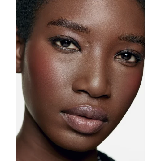 CHANEL JOUES CONTRASTE أحمر خدود كريمي وبودرة مكثف يدوم طويلاً لجميع ألوان البشرة - شانيل - Image 4