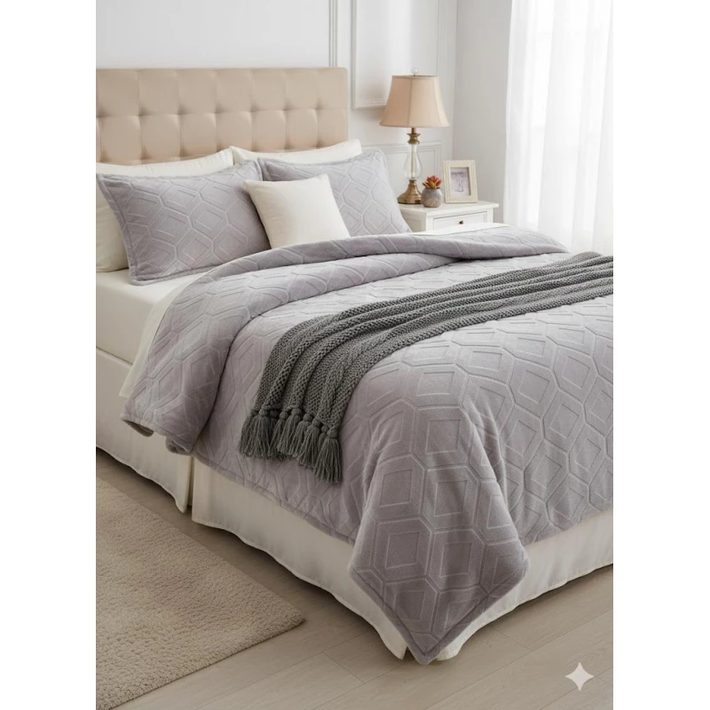 6-Piece Luxury Bedding Set – Comforter, Fitted Sheet, 4 Pillowcases – Micro Super Soft 300 GSM