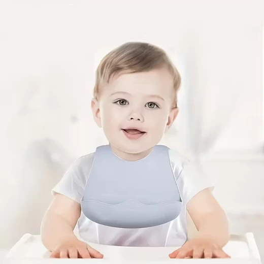 مريلة أطفال من السيليكون الناعم – مقاومة للماء والزيت، سهلة التنظيف، للتغذية والرضاعة، مناسبة من عمر 0 إلى 6 سنوات، قابلة للتعديل، عالية الجودة وخالية من المواد السامة - ك ستور - Image 3