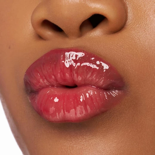 Essence Chili Bomb Lip Gloss 01 Strawberry Salsa Red 10 ml: Plump Lips with a Spicy Kick! Long Lasting, High Shine Finish for a Bold Look - Essence - Image 5
