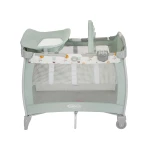 سرير Graco Contour Electra متنقل مع طاولة تغيير، سرير أطفال محمول مع 2 سرعة اهتزاز وتخزين مدمج، مناسب من الولادة حتى 3 سنوات - جراكو
