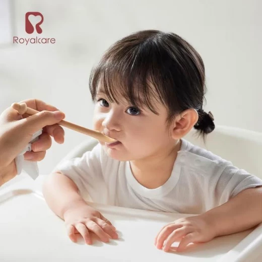 طقم ملاعق إطعام الأطفال من رويال كير مع علبة تخزين، رأس ناعم، سهل التنظيف - رويال كير - Image 5