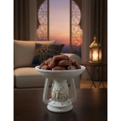 صحن تقديم كبير 30 سم بتصميم مسجد وهلال ونجوم، مثالي لتقديم التمر والضيافة، قطعة ديكور إسلامية أنيقة تضيف أجواء روحانية مميزة خلال شهر رمضان والمناسبات الدينية