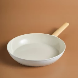 مقلاة قلي كاراجا ريفيكا سويس كريستال كريم اللوز 32 سم غير لاصقة