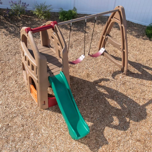 مجموعة ألعاب Naturally Playful® مع امتداد التسلق والأرجوحة (754300) - مركز أنشطة خارجي متكامل | نادي من مستويين، زحليقة، ومجموعة أرجوحة مزدوجة من ستيب 2 - Step2 - Image 3