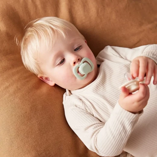 B.Box Natural Rubber Pacifier Set 2 Pieces for Babies 6 Months Plus Sage and Vanilla Colors BPA Free Orthodontic Design Promotes Healthy Oral Development Durable and Safe - B.Box - Image 3