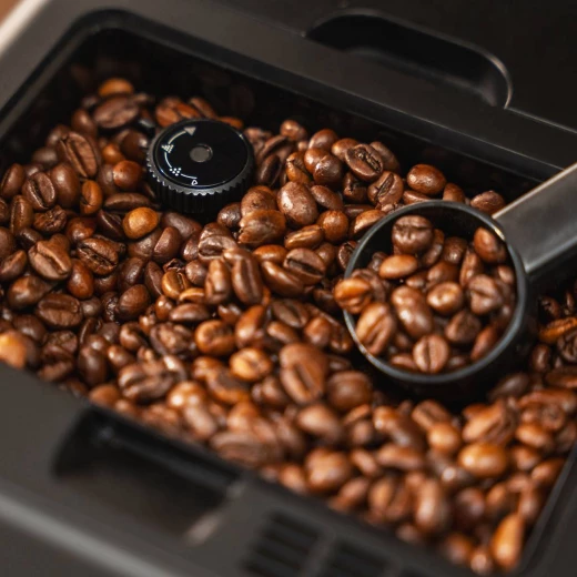 ماكينة قهوة أوتوماتيكية Cecotec Cremmaet Latte Art 19 بار مع مطحنة حبوب مدمجة وخزان حليب وتحضير 6 مشروبات + هدية قسيمة شراء وحبوب إسبريسو مجانية - سيكوتك - Image 8