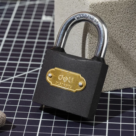 Deli Iron Padlock 50mm with Rubber Waterproof Cover and 3 Keys - Deli - Image 2