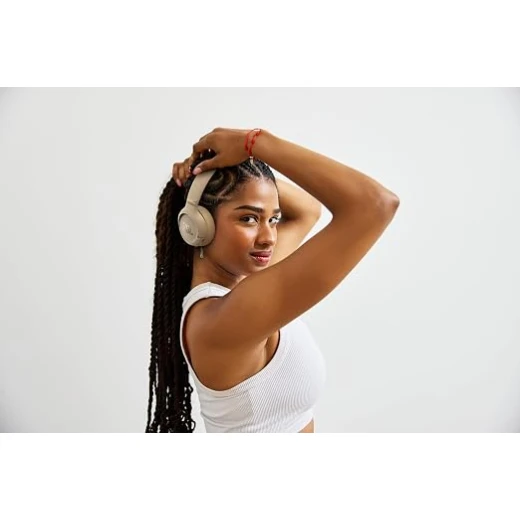 سماعات JBL Tune 680NC اللاسلكية فوق الأذن بخاصية إلغاء الضوضاء مع صوت JBL Pure Bass و Spatial Sound عالي الدقة، عمر بطارية 76 ساعة، ميكروفونات مزدوجة، بلوتوث 6.0، بيج - Image 3