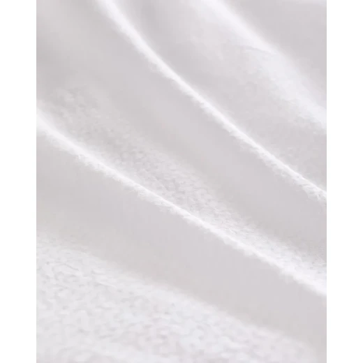 طقم غطاء لحاف مدام كوكو ليندا كينج سيزرسكر مغسول مطرز 240×220 سم – قطن 100% باللون الأبيض/الرمادي، مع ملاءة وأكياس وسائد - مدام كوكو - Image 5