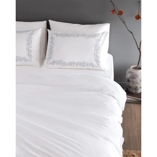 طقم غطاء لحاف مدام كوكو ليندا كينج سيزرسكر مغسول مطرز 240×220 سم – قطن 100% باللون الأبيض/الرمادي، مع ملاءة وأكياس وسائد - مدام كوكو - Image 8