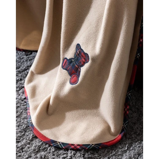 Madame Coco Tanise Throw Sitting Group 130×170 cm, a soft and elegant throw blanket designed to provide warmth and comfort. It adds a stylish decorative touch and is ideal for living rooms and bedrooms - Madame COCO - Image 4