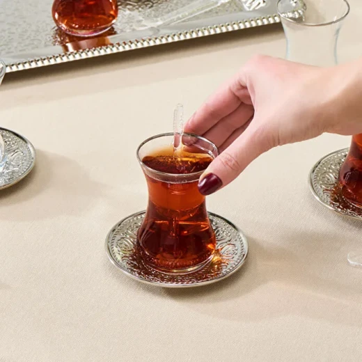 طقم شاي كاراجا دينيز 19 قطعة لـ6 أشخاص – أكواب شاي مع صحون وملعقات وصينية تقديم أنيقة للمنازل والضيافة والمناسبات - Image 5