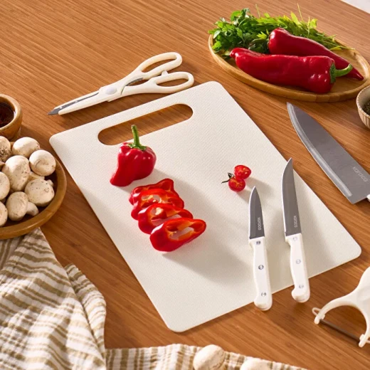 طقم سكاكين كاراجا Sharp 4 in 1 كريم 6 قطع مع لوح تقطيع ومقص ومقشرة – أدوات مطبخ من فولاذ 2Cr13N لتحضير الطعام بسهولة - كراجا - Image 5