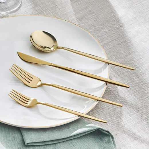 طقم ملاعق وشوك وسكاكين أبريكوت فارو ذهبي لامع 24 قطعة لـ6 أشخاص مع علبة حفظ بتصميم فاخر وأنيق للاستخدام اليومي والضيافة طقم ملاعق وشوك وسكاكين أبريكوت فارو ذهبي لامع 24 قطعة لـ6 أشخاص مع علبة حفظ بتصميم فاخر وأنيق للاستخدام اليومي والضيافة