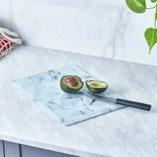 Karaca Deep Glass Cutting Board 25 × 35 cm, durable glass kitchen cutting board with a modern design for everyday food preparation Karaca Deep Glass Cutting Board 25 × 35 cm, durable glass kitchen cutting board with a modern design for everyday food preparation