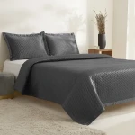 طقم غطاء سرير مزدوج كاراجا هوم أليس باللون الرمادي الفحمي (أنثراسيت)، مفرش سرير 240×250 سم مع 2 غطاء وسادة بتصميم أنيق - كراجا
