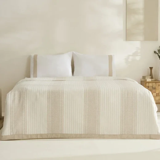 طقم بيكيه سرير مزدوج كاراجا هوم رايز بيج، بيكيه قطن كتان 200×220 سم مع ملاءة و2 غطاء وسادة بتصميم أنيق طقم بيكيه سرير مزدوج كاراجا هوم رايز بيج، بيكيه قطن كتان 200×220 سم مع ملاءة و2 غطاء وسادة بتصميم أنيق