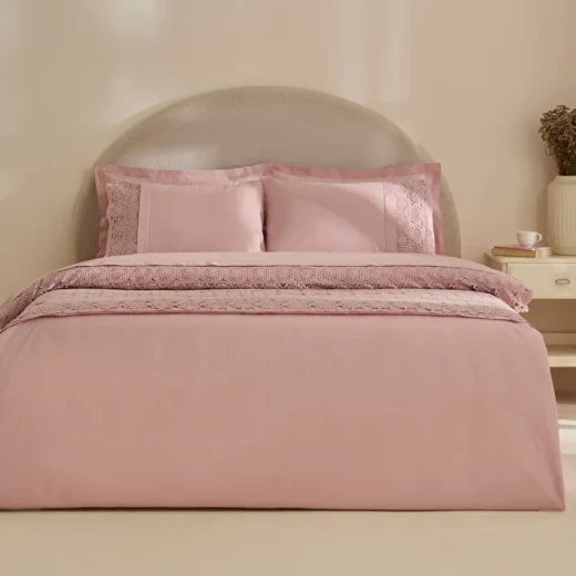 طقم جهاز عرائس كاراجا هوم بيليندا 7 قطع باللون وردي غباري، طقم مفروشات منزلي أنيق بتصميم فاخر - كراجا - Image 5