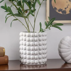 مزهرية ديكورية كاراجا هوم روكو بيضاء من السيراميك مقاس 16×16×18 سم لتزيين المنزل والمكتب