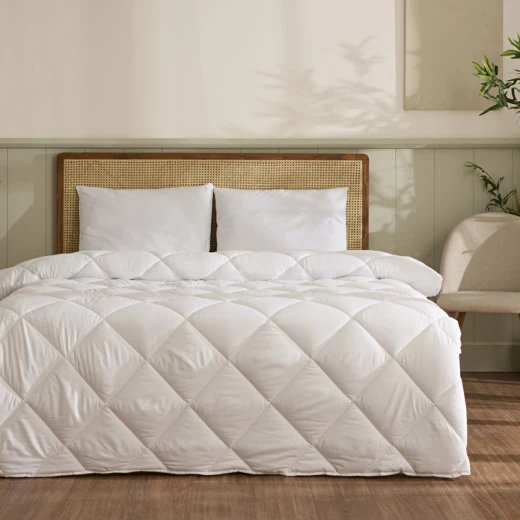 Karaca Home Microfiber Soft Double Quilt 195x215 cm Polyester 250 GSM Filling Karaca Home Microfiber Soft Double Quilt 195x215 cm Polyester 250 GSM Filling