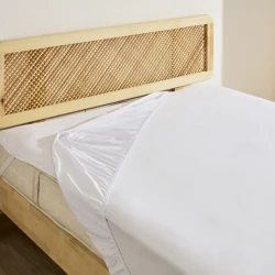 شرشف سرير مطاطي مزدوج كاراجا هوم بينيه أبيض من القطن 100% مقاس 160×200+30 سم بملمس ناعم ومريح