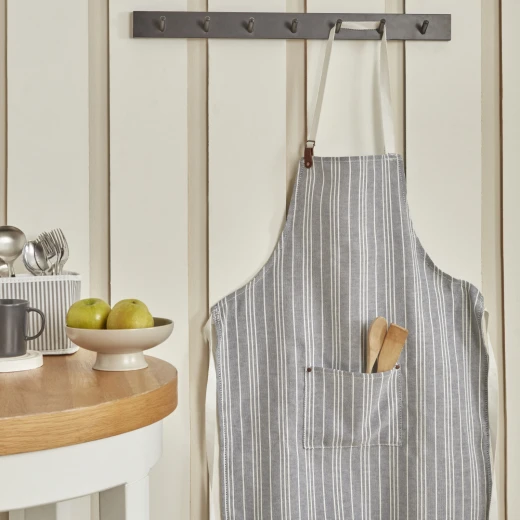 Karaca Home Fabricia Kitchen Apron Navy Blue, Stylish and Practical Cooking Apron Size 75 × 56 cm Karaca Home Fabricia Kitchen Apron Navy Blue, Stylish and Practical Cooking Apron Size 75 × 56 cm