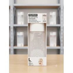 زجاجة رضاعة موم لوف من مادة PP مع مقبض للأطفال +12 شهر، سعة 330 مل، تصميم مريح وسهل الإمساك، مناسبة للاستخدام اليومي، تساعد الطفل على الشرب بشكل مستقل وآمن