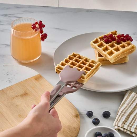 Crick Crack Harmony Waffle Tongs, practical kitchen serving tool for handling and serving waffles and desserts easily with comfortable everyday control - Crick Crack - Image 2