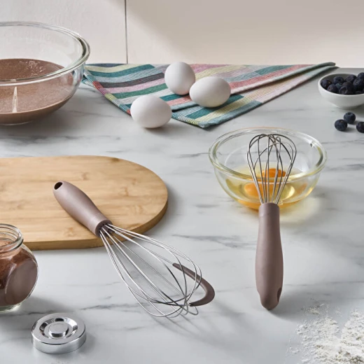 Crick Crack Harmony 2-Piece Whisk Set with Scraper, practical kitchen tools for whisking, mixing ingredients and scraping mixtures from bowls - Crick Crack - Image 2