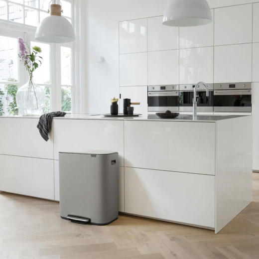 Brabantia Bo Pedal Bin 60 Liter Mineral Concrete Grey - Brabantia - Image 2