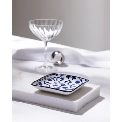 Madame Coco Reve Bleu Ellis Square Porcelain Plate, Elegant Modern Serving Dish for Appetizers, Desserts and Snacks, Size 17.6 × 13.5 × 3.8 cm